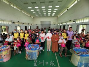 Read more about the article 新春慈善活动抵乌雪文冬送福到你家暖450贫户